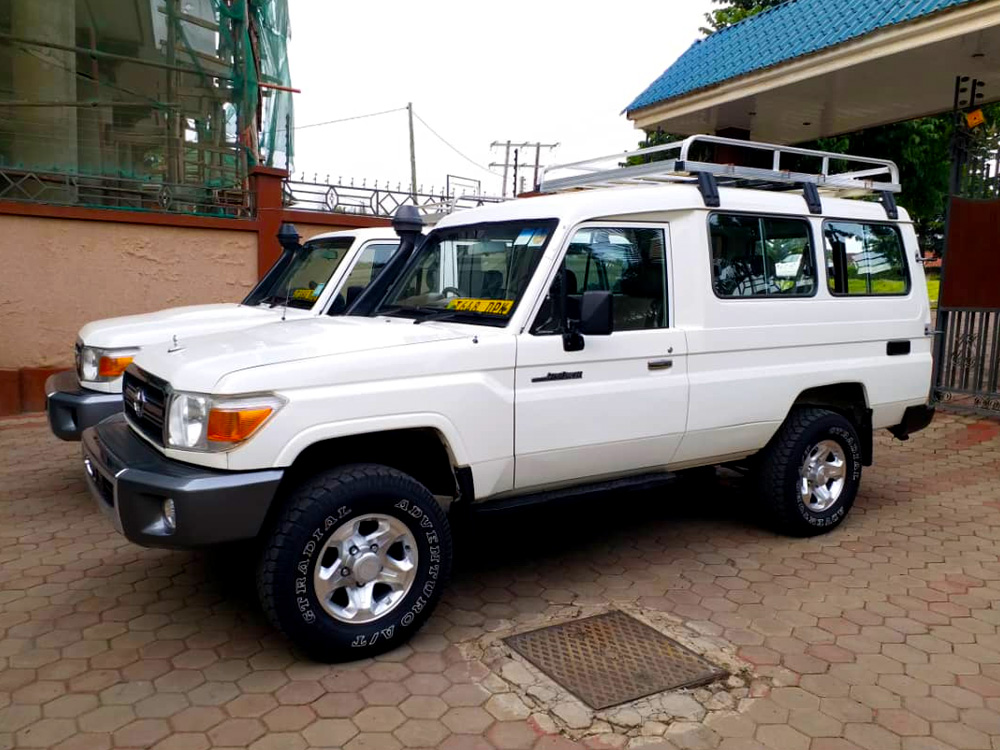 land-cruiser-hard-top-self-drive-congo-car-rental